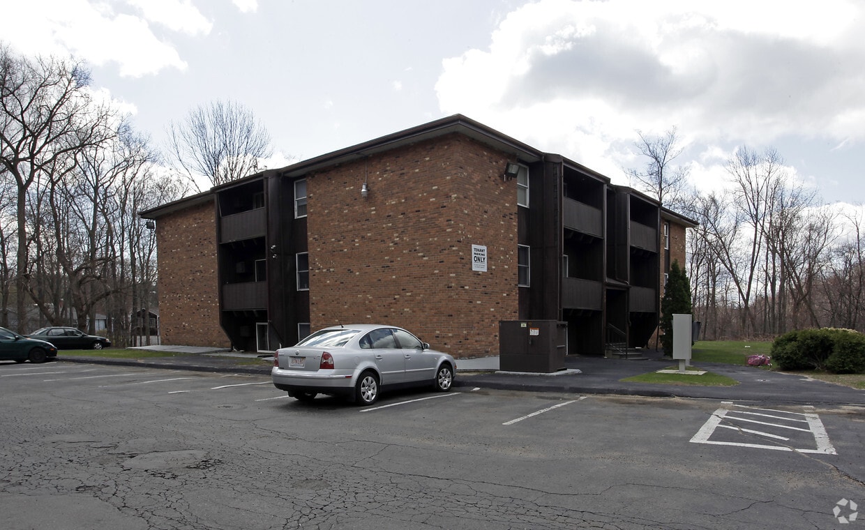 556 Mill St, Worcester, MA 01602 Apartments in Worcester, MA