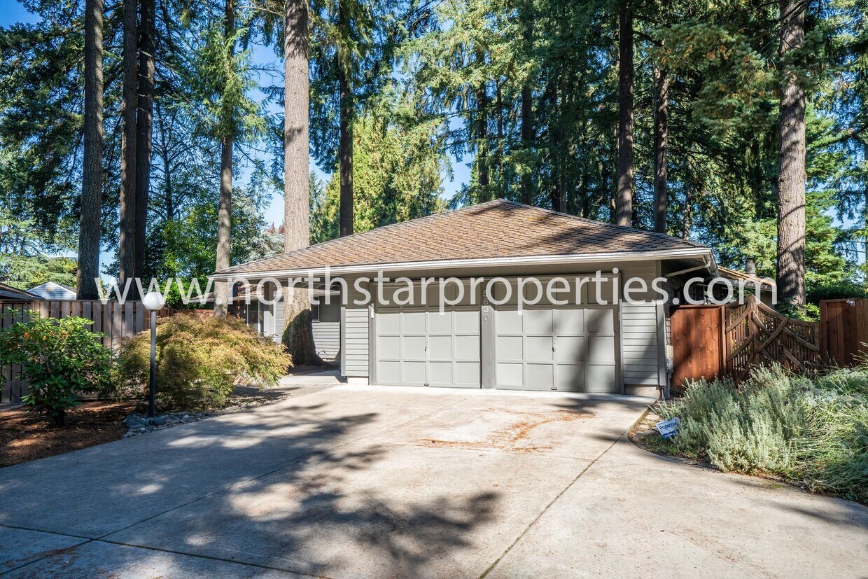 Charming One Level Home In The Four Season... House Rental in Beaverton, OR