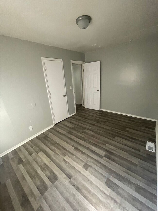 Foto del edificio - 1230 W 18th St