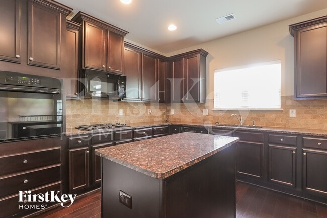 Foto del edificio - 1328 Wild Rose Dr SE