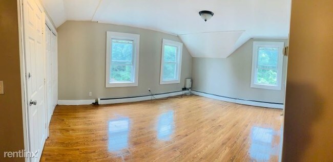 Building Photo - 1 br, 1 bath Apartment - 73 Riverview St