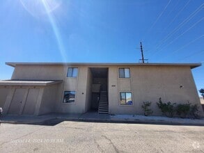 Building Photo - 1004 Beverly Ave