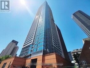 Building Photo - 609 Sherbourne St