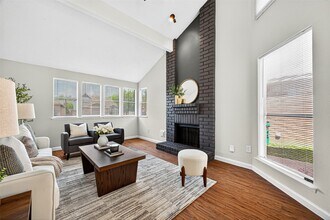 Building Photo - 10726 Buffalo Bend Dr