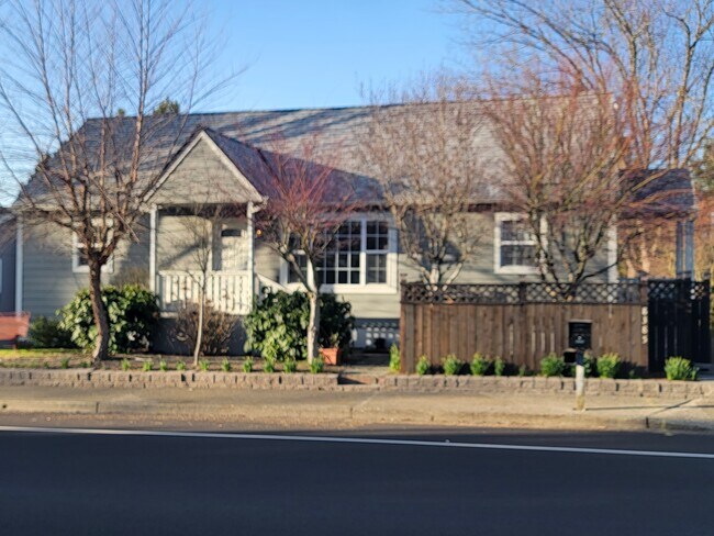 Foto del edificio - 8385 SW Avery St