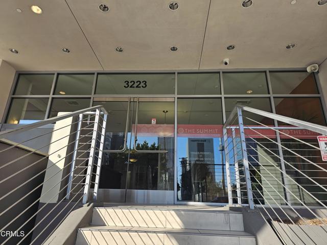 Foto del edificio - 3223 W 6th St