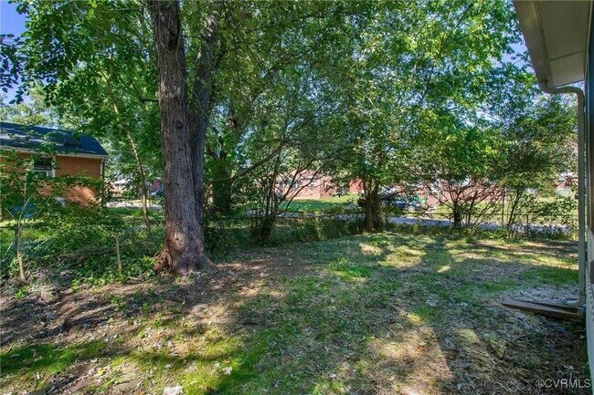 Foto del edificio - 3420 Pump Rd