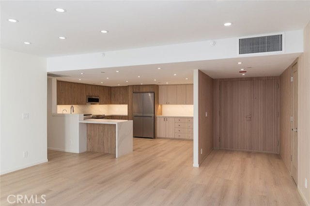 Building Photo - 345 Pioneer Dr