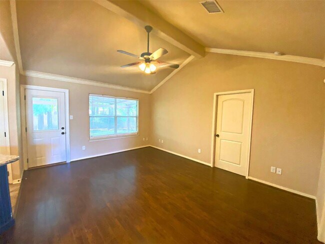 Foto del edificio - 16318 Long Valley Ct
