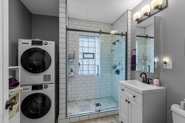 Building Photo - 2447 N Kildare Ave