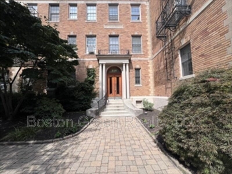 Foto principal - 856 Massachusetts Ave