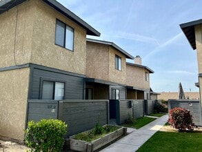 Building Photo - 817 Quail Ln