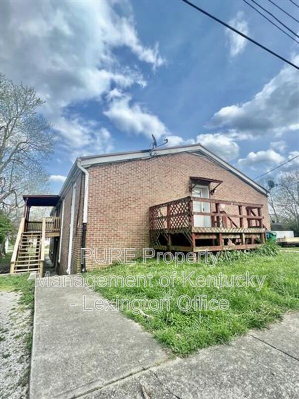 Foto del edificio - 427 Cardwell Ave