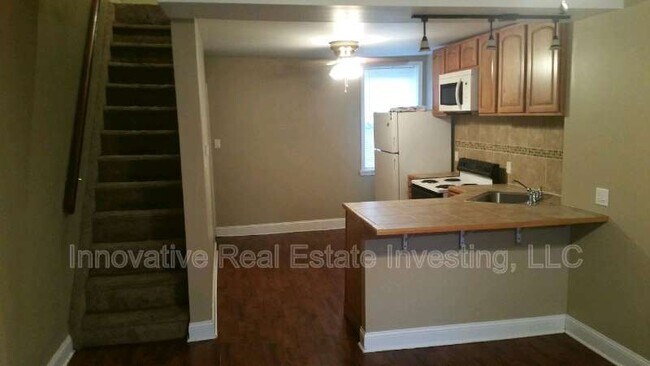 Building Photo - 2424 N Corlies St