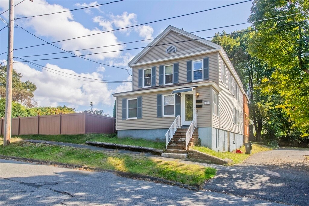 13 Smith St Unit 1, South Hadley, MA 01075 Room for Rent in South