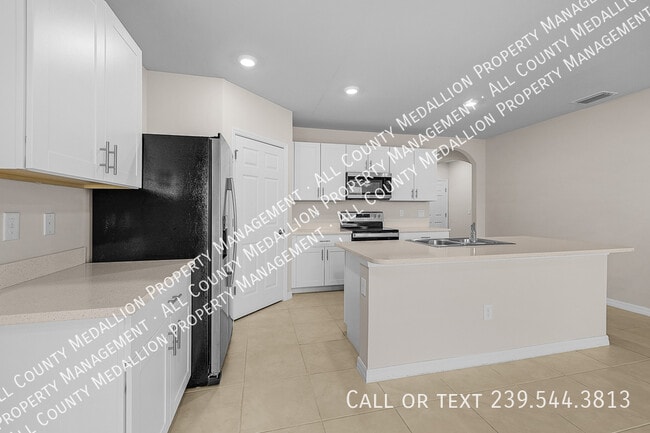 Building Photo - 616 Posadas Cir