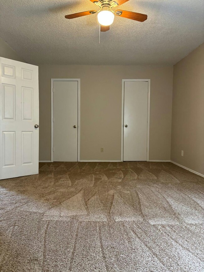 Building Photo - 8117 Foxfire Ln