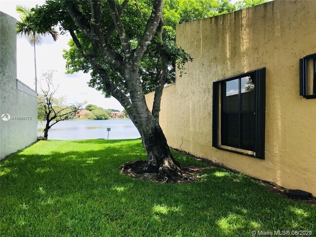 Foto del edificio - 1352 NW 97th Terrace
