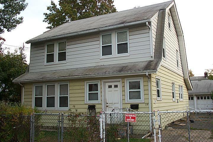 Primary Photo - 28 Morton Ave