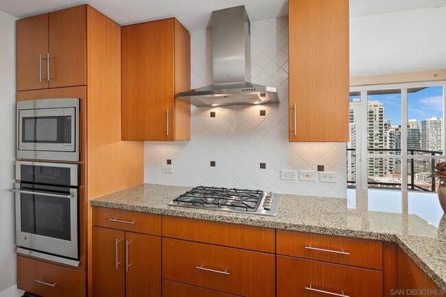 Foto del edificio - 325 Seventh Ave