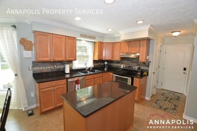 Building Photo - 555 Brightview Dr