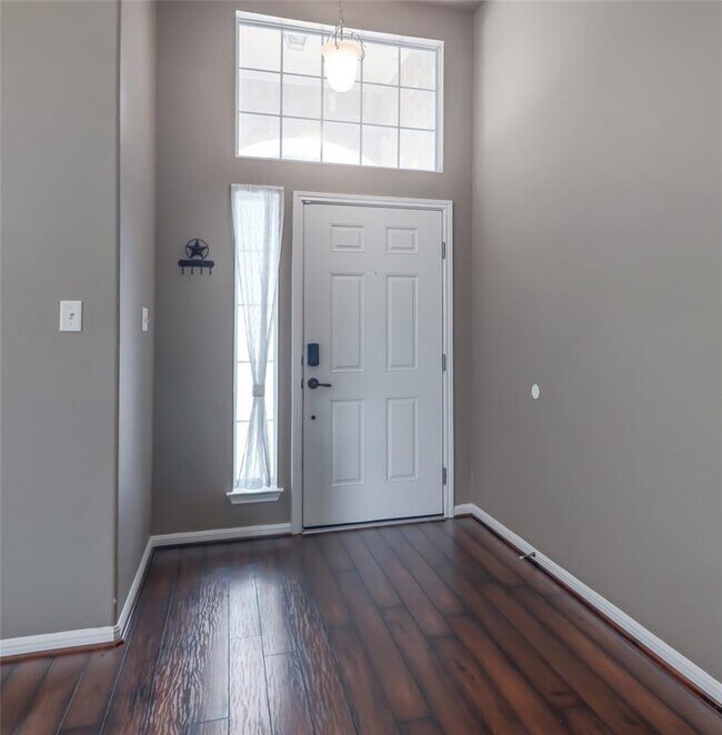 Building Photo - 2702 Tumbling River Dr