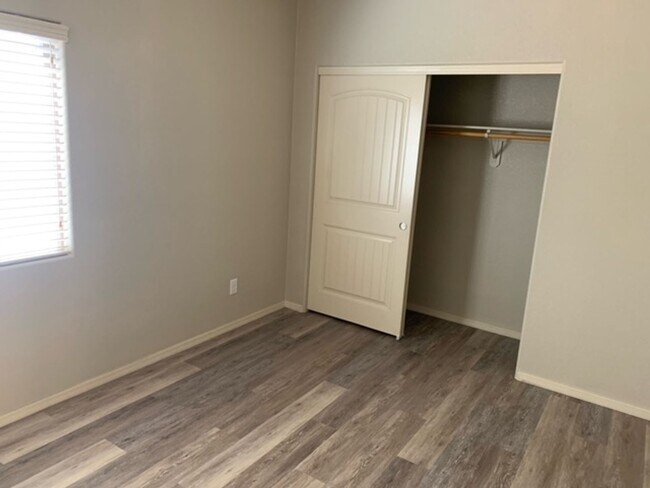 Foto del edificio - 4638 Tranquility St