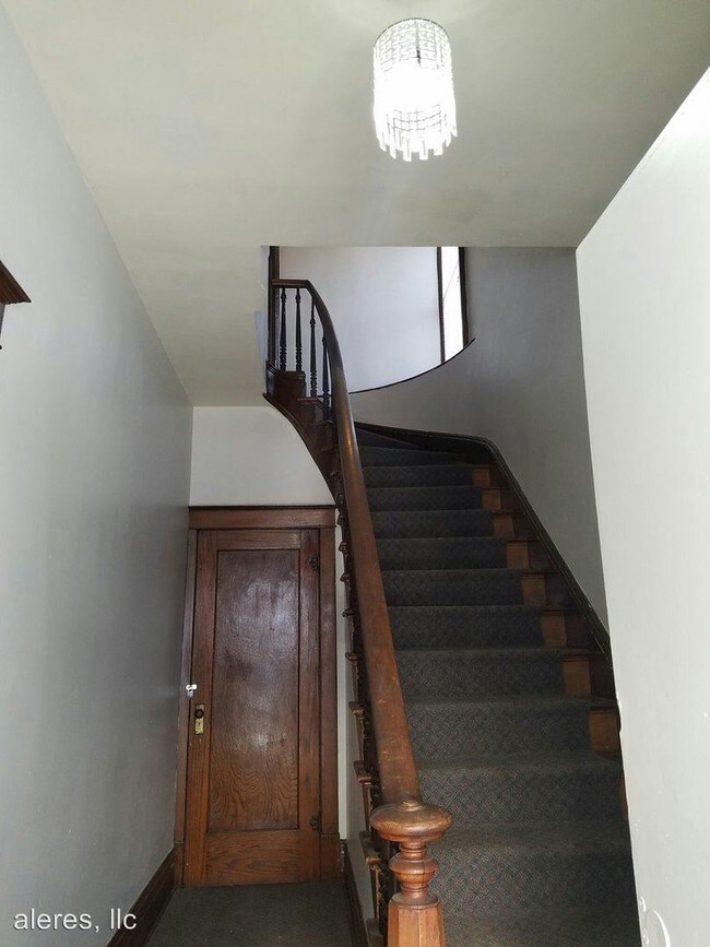 Foto del edificio - 204 1st Ave SW