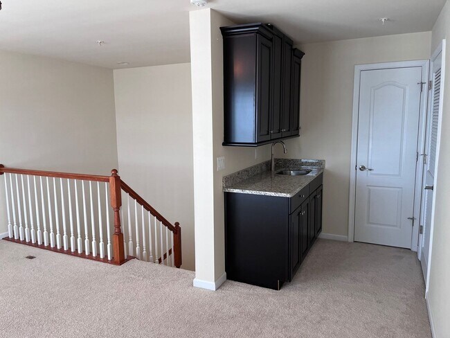 Foto del edificio - Beautiful Broadlands Townhouse w/ 1 Car Ga...