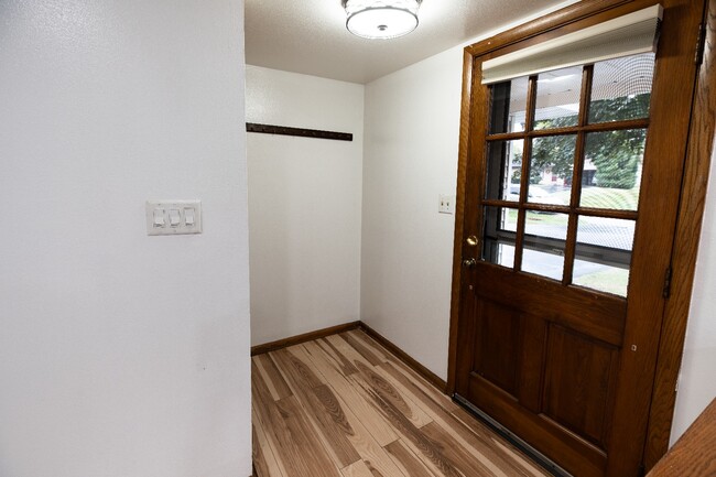 Foto del edificio - 8684 N 62nd St