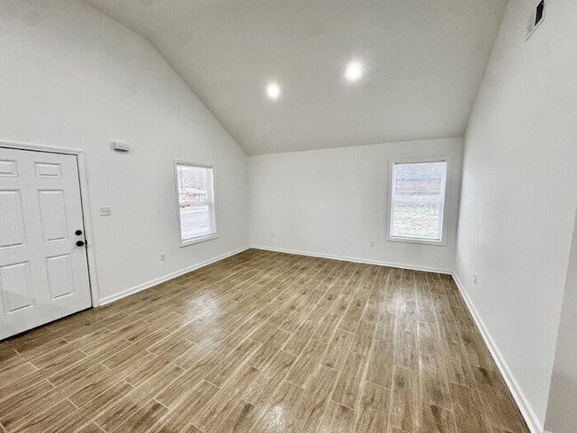 Foto del edificio - 581 Gilleas Rd