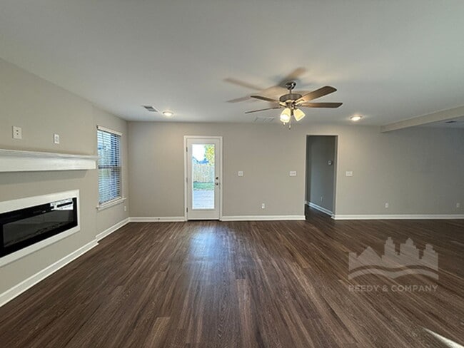 Building Photo - Dec Special - December rent free and half off January rent. New Build in Oakland, TN!