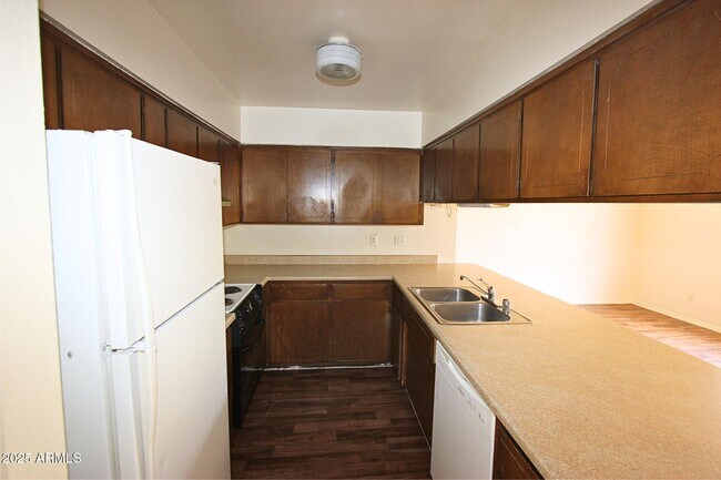 Building Photo - 2407 W Dunbar Dr