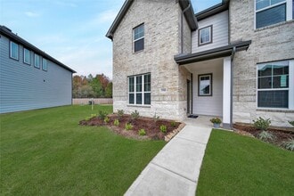 Building Photo - 11910 Amber Oak Wy