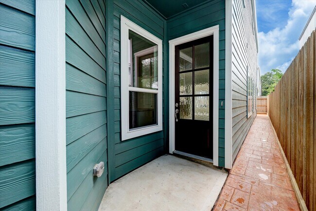 Foto del edificio - 945 Wakefield Dr