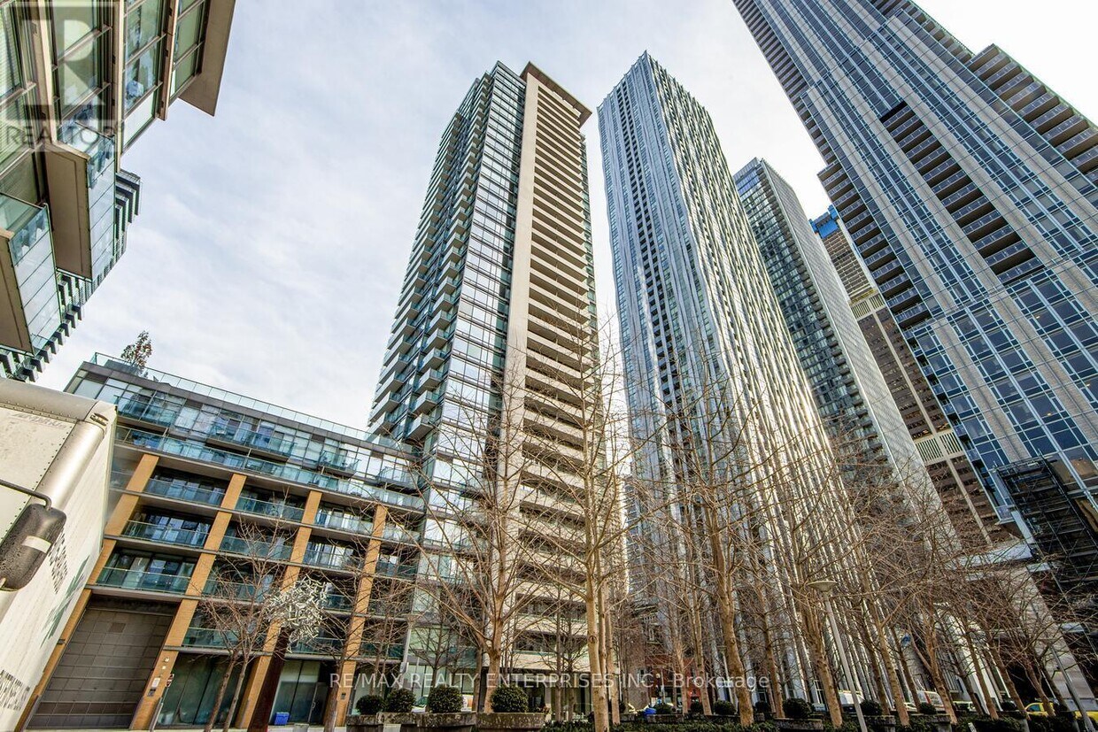 Photo principale - 18-318 Yorkville Ave