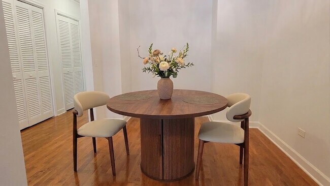 Foto del edificio - 450 E Waterside Dr