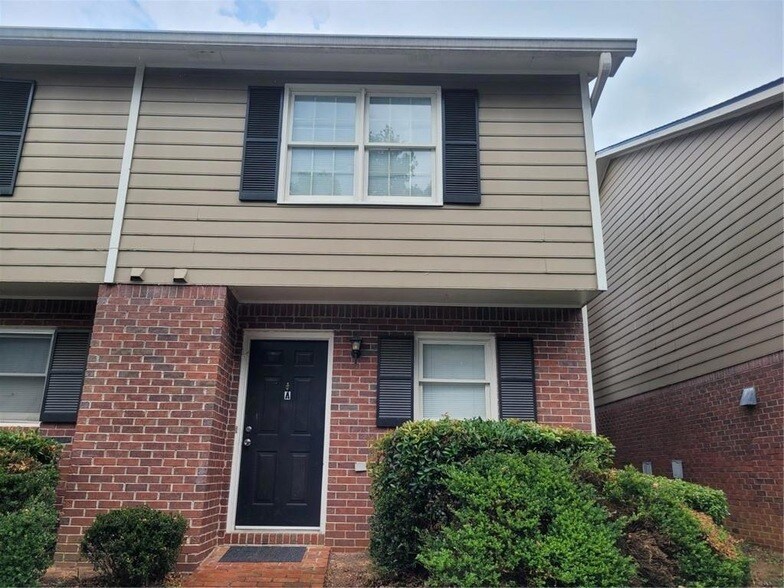 Primary Photo - 2270 Kings Gate Circle Unit A