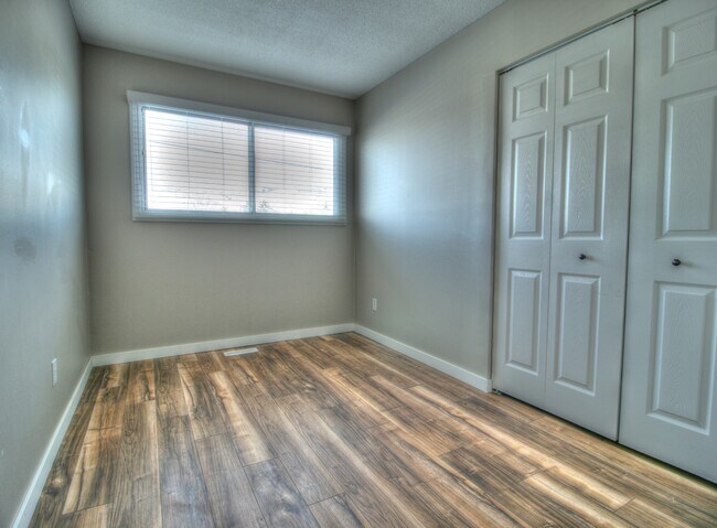 Photo du bâtiment - 1703-142A 42a St