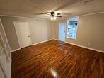 Foto principal - 2 Bedroom 1 Bath Downstairs apartment in t...
