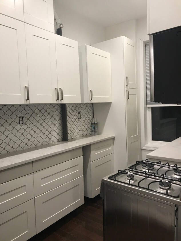 Foto principal - 23-38 31st Ave