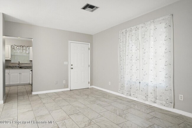 Foto del edificio - 461 Stillwater Ave