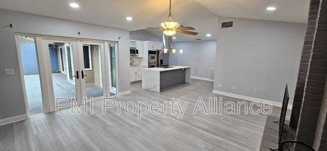 Building Photo - 5015 Nassau Cir