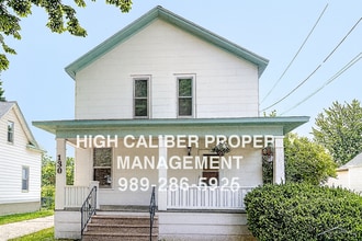 Building Photo - 130 N Andre St
