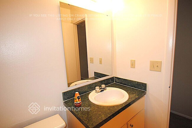 Building Photo - 7509 Willow Wisp Dr E