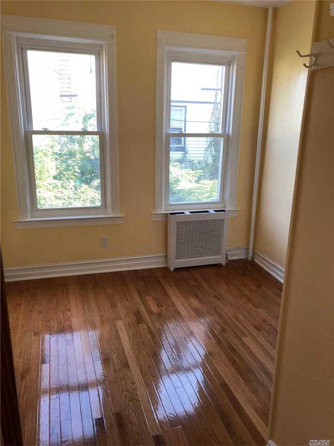 Foto del edificio - 119-06 107th Ave