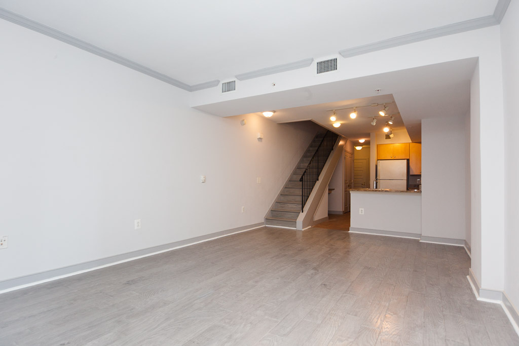 Primary Photo - 616 E St NW