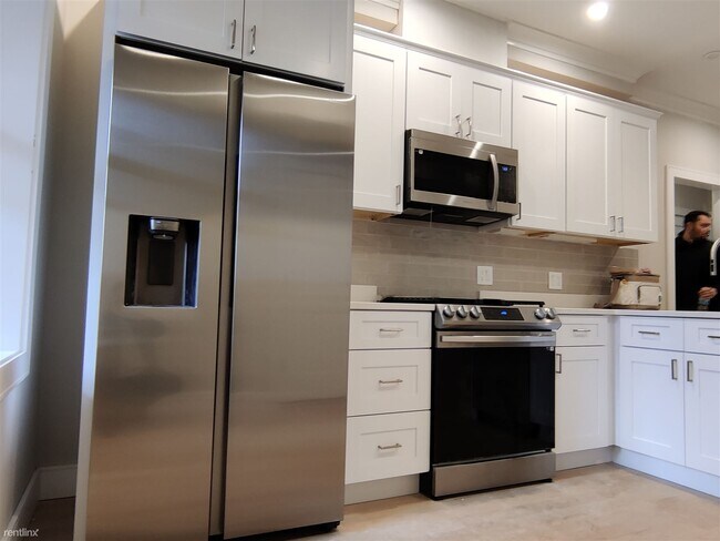 Foto del edificio - 4 br, 1 bath Condo - 161 Allston St Apt 6E...
