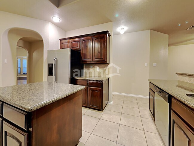 Building Photo - 4525 Lacewood Dr