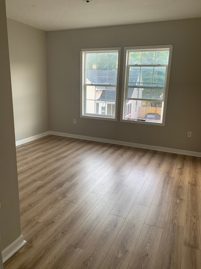 Building Photo - 349 W 28th St